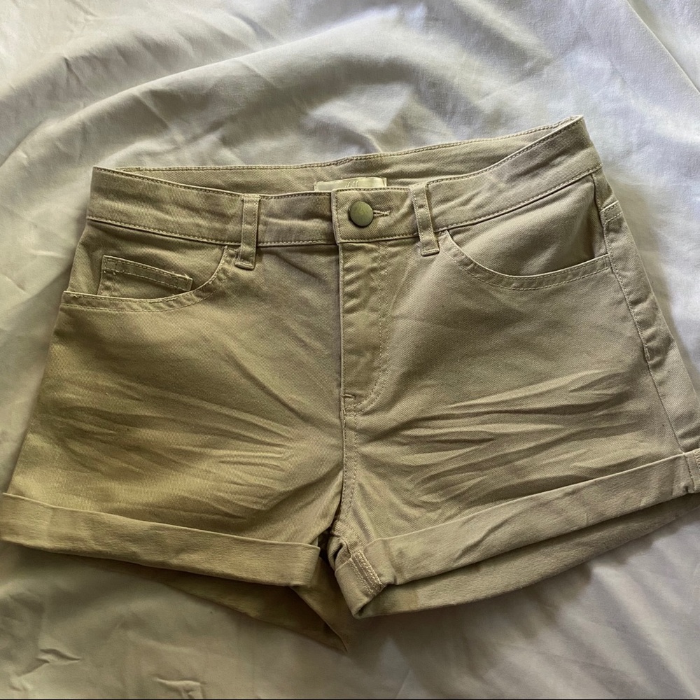 H&M KHAKI SHORTS